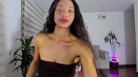 Snapshot of sweet_brunette88 chatting on December 11, 12:02 am sweet_brunette88 online show from December 11, 12:02 am