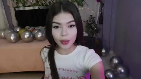 Snapshot of sweet_c4ndy chatting on September 18, 4:09 pm Candy online show from September 18, 4:09 pm