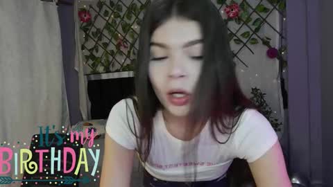 Snapshot of sweet_c4ndy chatting on September 20, 3:57 pm Candy online show from September 20, 3:57 pm
