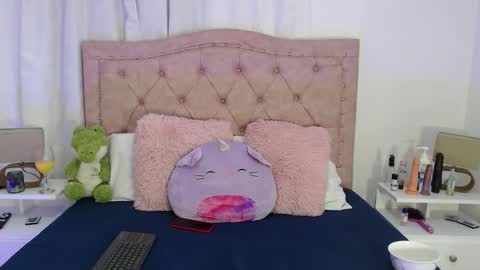 Snapshot of sweet_caandyy chatting on October 31, 4:08 pm sweet caandyy online show from October 31, 4:08 pm