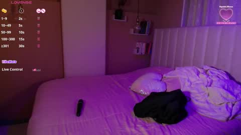 Snapshot of sweet_cami1 chatting on March 7, 1:53 am Camila online show from March 7, 1:53 am