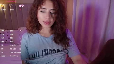 Snapshot of sweet_cami1 chatting on November 4, 1:27 am Camila online show from November 4, 1:27 am