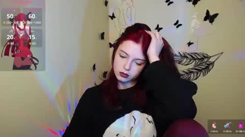 Snapshot of sweet_cherryg chatting on December 8, 5:01 pm Ivy online show from December 8, 5:01 pm