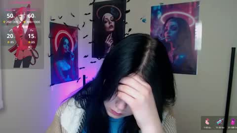 Snapshot of sweet_cherryg chatting on November 8, 7:45 pm Ivy online show from November 8, 7:45 pm