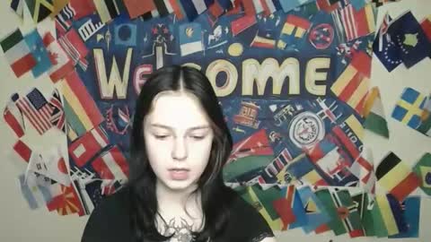 Snapshot of sweet_cherryg chatting on November 25, 7:19 am Ivy online show from November 25, 7:19 am