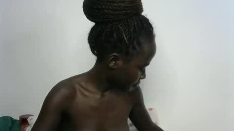 Snapshot of sweet_diva19 chatting on October 30, 9:04 pm sweet_diva19 online show from October 30, 9:04 pm