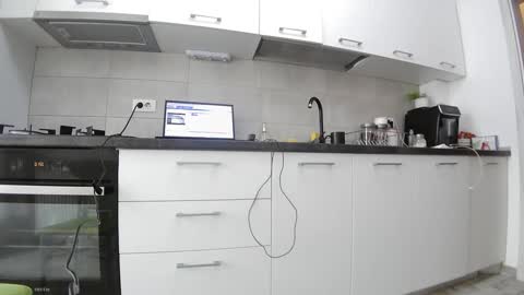 Snapshot of sweet_ella chatting on February 4, 10:21 am online show from February 4, 10:21 am