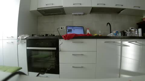 Snapshot of sweet_ella chatting on February 24, 6:27 am online show from February 24, 6:27 am