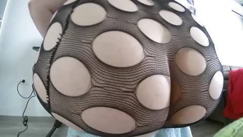 Snapshot of sweet_ella chatting on February 26, 10:15 am online show from February 26, 10:15 am