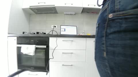 Snapshot of sweet_ella chatting on March 11, 9:45 am online show from March 11, 9:45 am