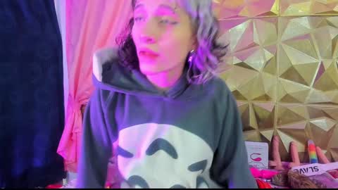  emmili  online show from January 4, 12:16 pm