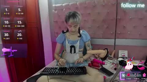  emmili  online show from November 18, 12:31 pm