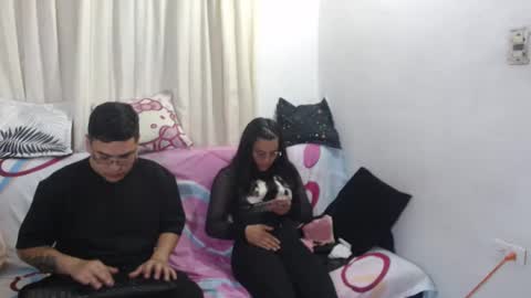 Snapshot of sweet_fantasy_couple chatting on January 27, 12:01 am sweet_fantasy_couple online show from January 27, 12:01 am