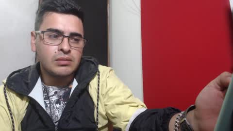 Snapshot of sweet_fantasy_couple chatting on January 29, 1:27 am sweet_fantasy_couple online show from January 29, 1:27 am