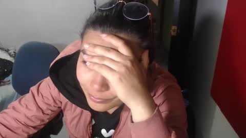 Snapshot of sweet_fantasy_couple chatting on February 26, 1:00 am sweet_fantasy_couple online show from February 26, 1:00 am