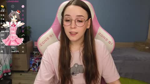 Snapshot of sweet_frosty chatting on December 28, 3:04 am Alice online show from December 28, 3:04 am