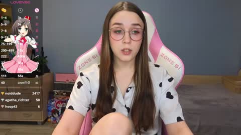 Snapshot of sweet_frosty chatting on January 6, 6:25 am Alice online show from January 6, 6:25 am