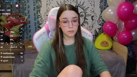 Snapshot of sweet_frosty chatting on January 19, 6:20 am Alice online show from January 19, 6:20 am