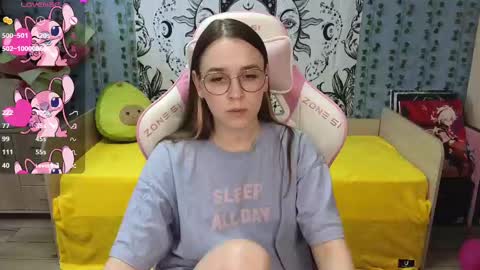 Snapshot of sweet_frosty chatting on February 21, 7:01 am Alice online show from February 21, 7:01 am