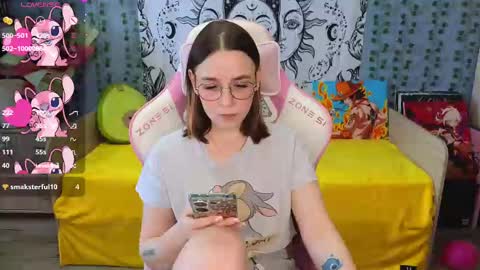 Snapshot of sweet_frosty chatting on February 26, 6:15 am Alice online show from February 26, 6:15 am