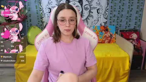 Snapshot of sweet_frosty chatting on March 2, 5:33 am Alice online show from March 2, 5:33 am