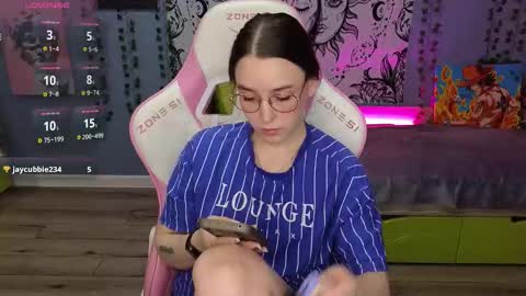 Snapshot of sweet_frosty chatting on October 3, 2:19 am Alice online show from October 3, 2:19 am