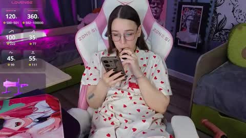 Snapshot of sweet_frosty chatting on November 15, 3:26 am Alice online show from November 15, 3:26 am