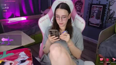 Snapshot of sweet_frosty chatting on November 25, 3:17 am Alice online show from November 25, 3:17 am