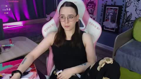 Snapshot of sweet_frosty chatting on December 3, 3:36 am Alice online show from December 3, 3:36 am