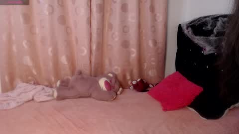 Snapshot of sweet_hannaah chatting on October 10, 8:46 am Hannah online show from October 10, 8:46 am