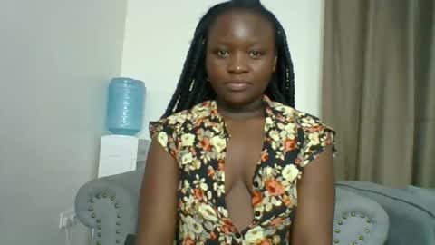 Snapshot of sweet_jenica chatting on January 4, 4:44 am ESTHER NEEMA online show from January 4, 4:44 am