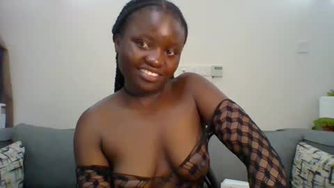 Snapshot of sweet_jenica chatting on February 22, 6:06 am ESTHER NEEMA online show from February 22, 6:06 am