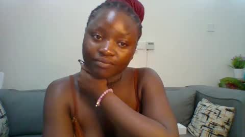 Snapshot of sweet_jenica chatting on March 10, 4:49 am ESTHER NEEMA online show from March 10, 4:49 am