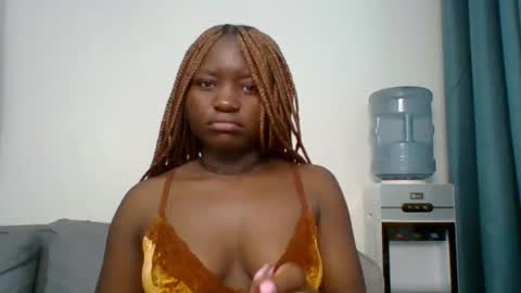 Snapshot of sweet_jenica chatting on October 22, 4:35 am ESTHER NEEMA online show from October 22, 4:35 am