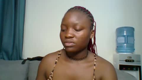 Snapshot of sweet_jenica chatting on November 19, 4:34 am ESTHER NEEMA online show from November 19, 4:34 am