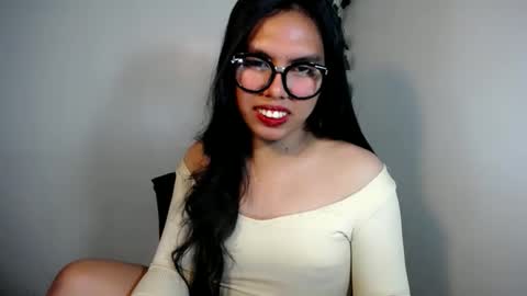sweet_kyline69 online show from December 3, 2:48 pm