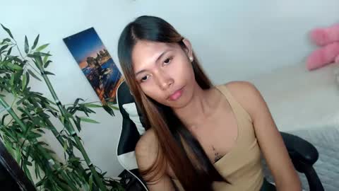 Snapshot of sweet_lady14 chatting on March 11, 4:43 am sweet_lady14 online show from March 11, 4:43 am