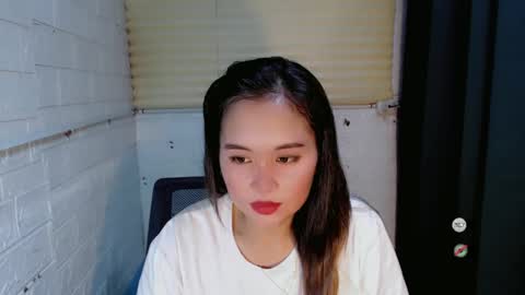 Snapshot of sweet_laika chatting on February 3, 3:31 am LAIKA online show from February 3, 3:31 am