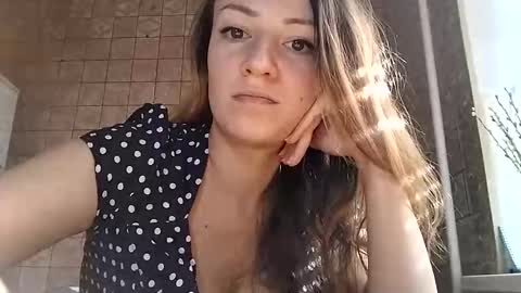 Snapshot of sweet_lilgirl_x chatting on February 22, 9:34 am Anna online show from February 22, 9:34 am