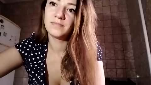 Snapshot of sweet_lilgirl_x chatting on March 3, 6:04 am Anna online show from March 3, 6:04 am