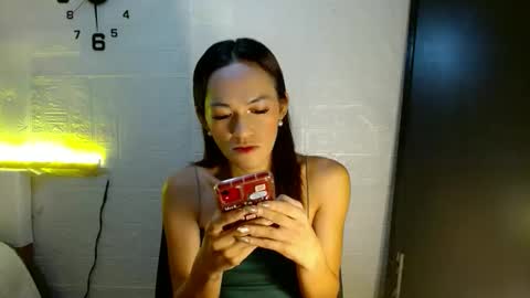 Snapshot of sweet_marry143 chatting on September 12, 1:49 am marry online show from September 12, 1:49 am