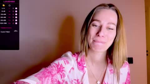 Snapshot of sweet_mia_91 chatting on March 2, 3:59 pm Mia online show from March 2, 3:59 pm