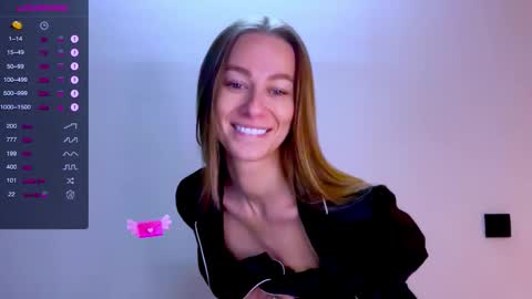 Snapshot of sweet_mia_91 chatting on September 30, 12:10 pm Mia online show from September 30, 12:10 pm