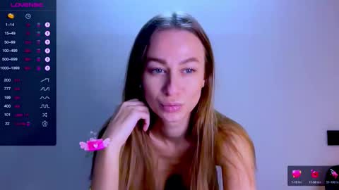 Snapshot of sweet_mia_91 chatting on October 10, 12:26 pm Mia online show from October 10, 12:26 pm