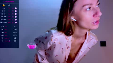 Snapshot of sweet_mia_91 chatting on October 11, 12:04 pm Mia online show from October 11, 12:04 pm