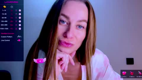 Snapshot of sweet_mia_91 chatting on October 13, 5:24 pm Mia online show from October 13, 5:24 pm