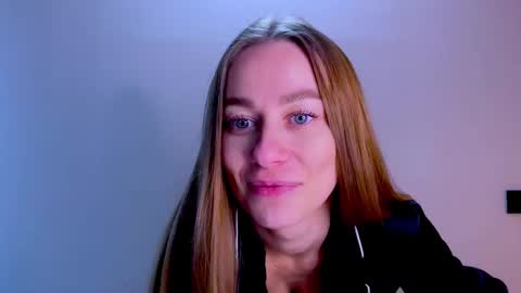 Snapshot of sweet_mia_91 chatting on October 15, 11:21 am Mia online show from October 15, 11:21 am