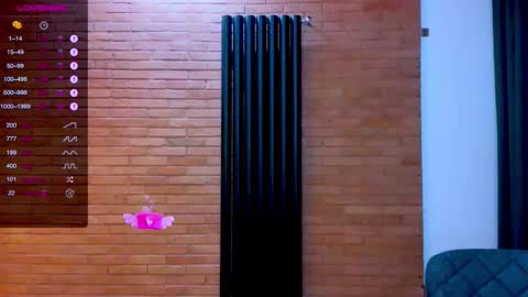 Snapshot of sweet_mia_91 chatting on October 26, 4:35 pm Mia online show from October 26, 4:35 pm