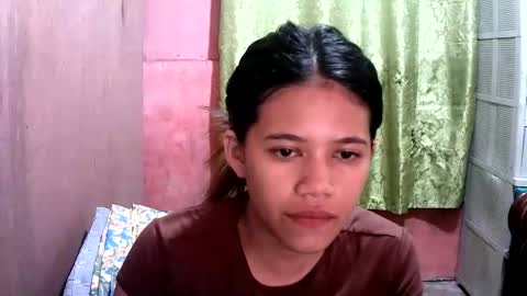 Snapshot of sweet_milkshake2004 chatting on October 16, 1:06 am sweet_milkshake2004 online show from October 16, 1:06 am