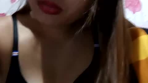 Snapshot of sweet_nina4uxx chatting on December 28, 6:28 am Nina online show from December 28, 6:28 am